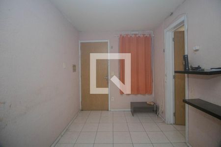 Sala de apartamento para alugar com 2 quartos, 42m² em Rubem Berta, Porto Alegre