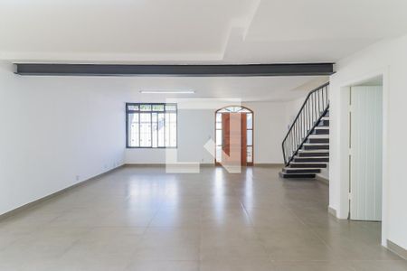 Sala de casa à venda com 4 quartos, 178m² em Vila Cordeiro, São Paulo