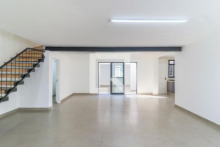 Sala de casa à venda com 4 quartos, 178m² em Vila Cordeiro, São Paulo