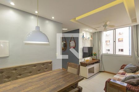 Sala de casa de condomínio à venda com 2 quartos, 47m² em Olaria, Canoas