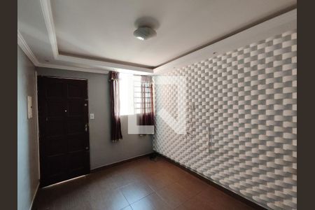 Sala de apartamento para alugar com 2 quartos, 44m² em Parque Dourado, Ferraz de Vasconcelos