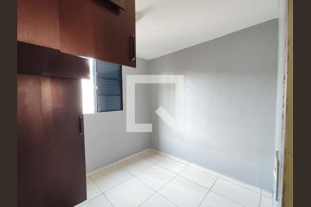 Quarto 1 de apartamento para alugar com 2 quartos, 44m² em Parque Dourado, Ferraz de Vasconcelos