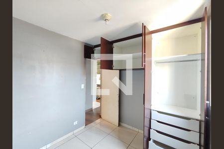 Quarto 1 de apartamento para alugar com 2 quartos, 44m² em Parque Dourado, Ferraz de Vasconcelos