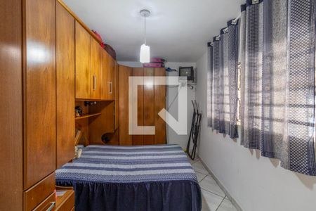 Quarto de casa à venda com 3 quartos, 220m² em Vila Carmosina, São Paulo