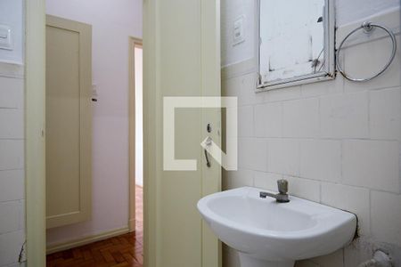 Banheiro de apartamento à venda com 1 quarto, 45m² em Centro, Belo Horizonte