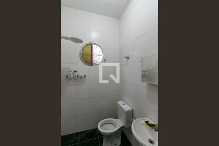 Banheiro  de casa à venda com 1 quarto, 420m² em Cinquentenario, Belo Horizonte
