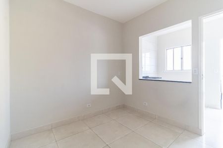 Sala/Quarto de casa para alugar com 1 quarto, 40m² em Parque Fongaro, São Paulo