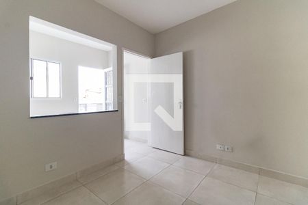 Sala/Quarto de casa para alugar com 1 quarto, 40m² em Parque Fongaro, São Paulo