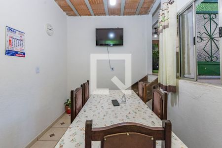 Sala 2 de casa à venda com 8 quartos, 140m² em Vila Formosa, Belo Horizonte