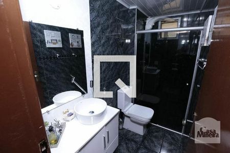 Banheiro de apartamento à venda com 2 quartos, 78m² em Eldorado, Contagem