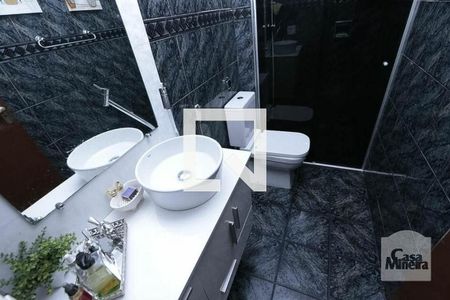 Banheiro de apartamento à venda com 2 quartos, 78m² em Eldorado, Contagem