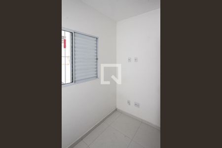 Quarto 01 de apartamento para alugar com 2 quartos, 36m² em Vila Antonieta, São Paulo