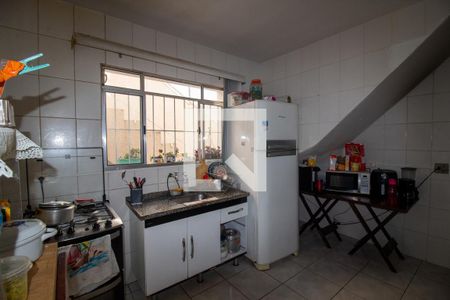 Cozinha de casa para alugar com 2 quartos, 147m² em Jardim Rizzo, São Paulo