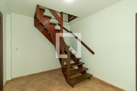 Hall de entrada de casa à venda com 5 quartos, 200m² em Petrópolis, Porto Alegre