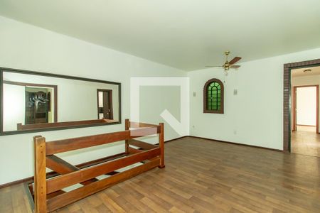 Sala de casa à venda com 5 quartos, 200m² em Petrópolis, Porto Alegre