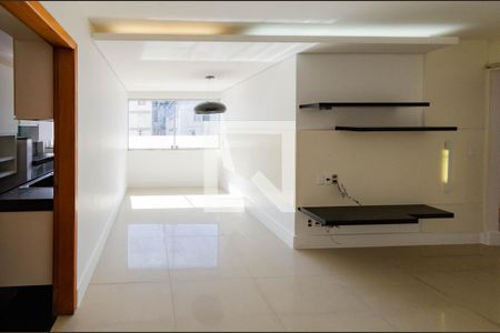 Sala de apartamento à venda com 3 quartos, 80m² em Serra, Belo Horizonte