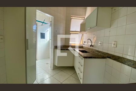 Cozinha de apartamento para alugar com 3 quartos, 101m² em Estoril, Belo Horizonte