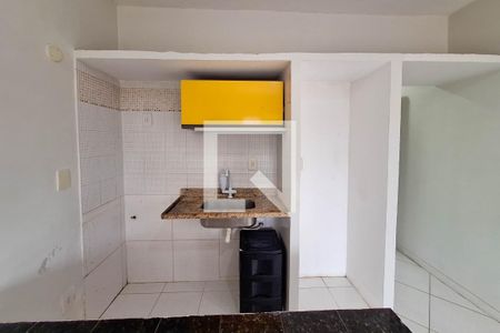 Cozinha de kitnet/studio para alugar com 1 quarto, 22m² em Maravista, Niterói