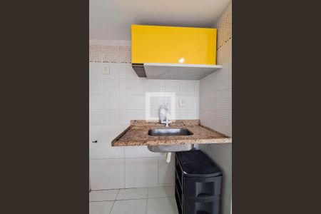 Cozinha de kitnet/studio para alugar com 1 quarto, 22m² em Maravista, Niterói