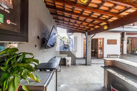 Casa de condomínio à venda com 380m², 4 quartos e 4 vagas Casa de condomínio à venda com 380m², 4 quartos e 4 vagasÁrea gourmet