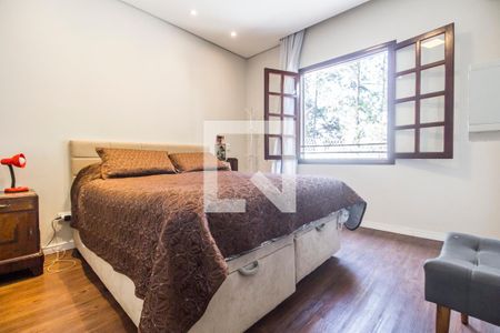 Casa de condomínio à venda com 380m², 4 quartos e 4 vagas Casa de condomínio à venda com 380m², 4 quartos e 4 vagasSuíte 2