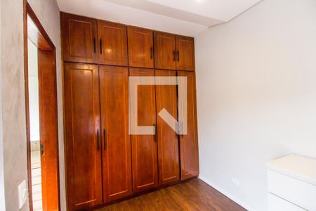 Casa de condomínio à venda com 380m², 4 quartos e 4 vagas Casa de condomínio à venda com 380m², 4 quartos e 4 vagasSuíte 1