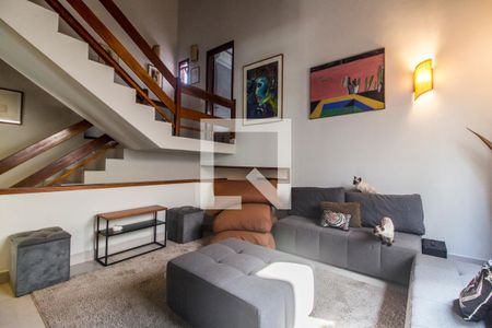 Casa de condomínio à venda com 380m², 4 quartos e 4 vagas Casa de condomínio à venda com 380m², 4 quartos e 4 vagasSala