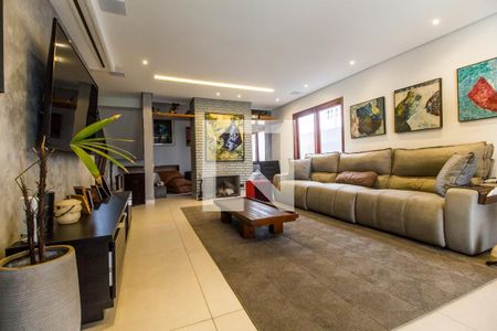 Casa de condomínio à venda com 380m², 4 quartos e 4 vagas Casa de condomínio à venda com 380m², 4 quartos e 4 vagasSala de TV