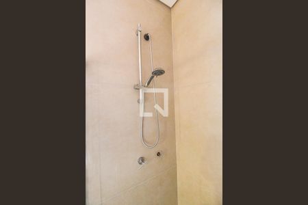 Casa de condomínio à venda com 380m², 4 quartos e 4 vagas Casa de condomínio à venda com 380m², 4 quartos e 4 vagasBanheiro