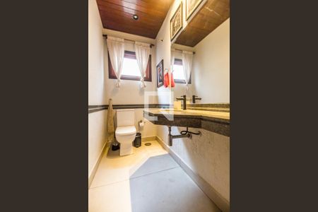 Casa de condomínio à venda com 380m², 4 quartos e 4 vagas Casa de condomínio à venda com 380m², 4 quartos e 4 vagasLavabo