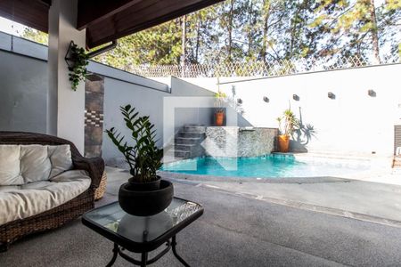 Casa de condomínio à venda com 380m², 4 quartos e 4 vagas Casa de condomínio à venda com 380m², 4 quartos e 4 vagasVaranda