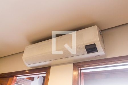 Casa de condomínio à venda com 380m², 4 quartos e 4 vagas Casa de condomínio à venda com 380m², 4 quartos e 4 vagasDetalhe Sala