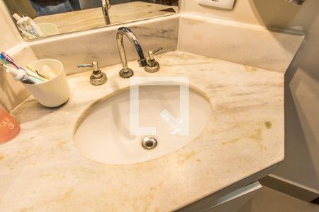 Casa de condomínio à venda com 380m², 4 quartos e 4 vagas Casa de condomínio à venda com 380m², 4 quartos e 4 vagasDetalhe