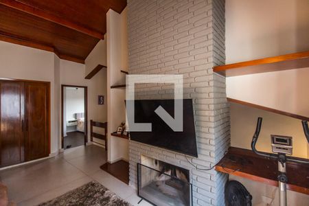 Casa de condomínio à venda com 380m², 4 quartos e 4 vagas Casa de condomínio à venda com 380m², 4 quartos e 4 vagasSala de TV