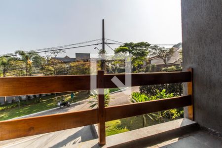 Casa de condomínio à venda com 380m², 4 quartos e 4 vagas Casa de condomínio à venda com 380m², 4 quartos e 4 vagasVaranda