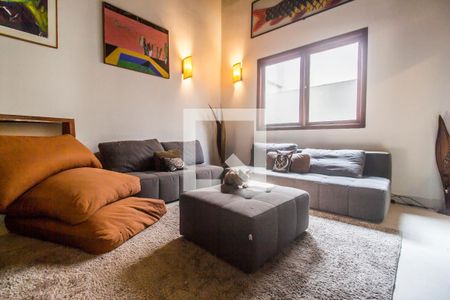 Casa de condomínio à venda com 380m², 4 quartos e 4 vagas Casa de condomínio à venda com 380m², 4 quartos e 4 vagasSala