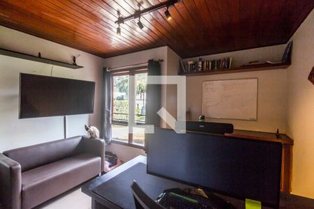 Casa de condomínio à venda com 380m², 4 quartos e 4 vagas Casa de condomínio à venda com 380m², 4 quartos e 4 vagasEscritório