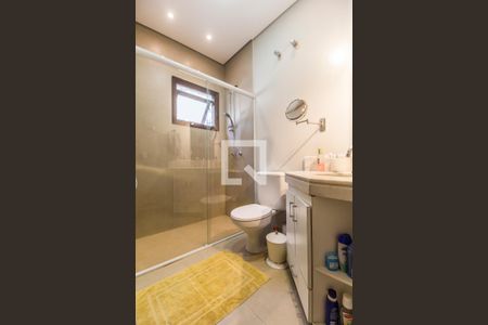 Casa de condomínio à venda com 380m², 4 quartos e 4 vagas Casa de condomínio à venda com 380m², 4 quartos e 4 vagasBanheiro da Suíte 2