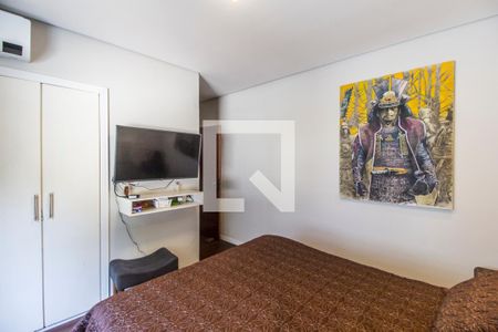 Casa de condomínio à venda com 380m², 4 quartos e 4 vagas Casa de condomínio à venda com 380m², 4 quartos e 4 vagasSuíte 2