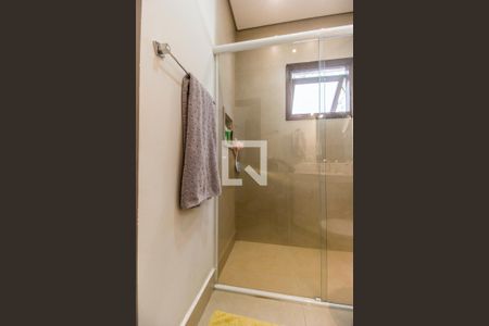 Casa de condomínio à venda com 380m², 4 quartos e 4 vagas Casa de condomínio à venda com 380m², 4 quartos e 4 vagasBanheiro da Suíte 2