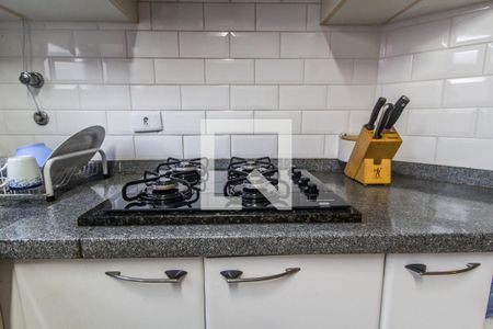 Casa de condomínio à venda com 380m², 4 quartos e 4 vagas Casa de condomínio à venda com 380m², 4 quartos e 4 vagasDetalhe da cozinha