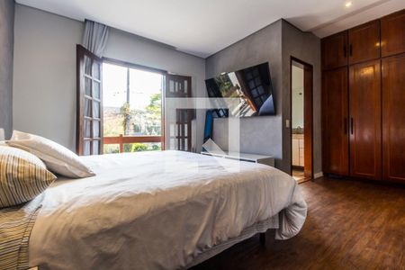 Casa de condomínio à venda com 380m², 4 quartos e 4 vagas Casa de condomínio à venda com 380m², 4 quartos e 4 vagasSuíte 1