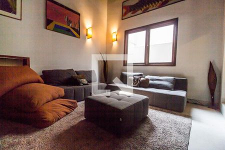 Casa de condomínio à venda com 380m², 4 quartos e 4 vagas Casa de condomínio à venda com 380m², 4 quartos e 4 vagasSala