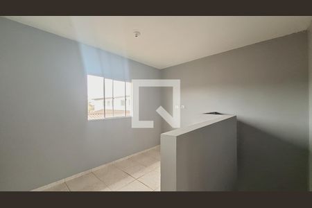 Sala de casa de condomínio para alugar com 2 quartos, 52m² em Samambaia, Praia Grande