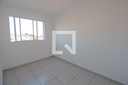 Quarto 2 de apartamento para alugar com 2 quartos, 42m² em Vila Fátima, São Paulo