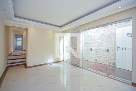 Sala de casa para alugar com 3 quartos, 150m² em Jardim Luanda, São Paulo