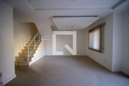 Sala de casa à venda com 4 quartos, 200m² em Vargem Pequena, Rio de Janeiro