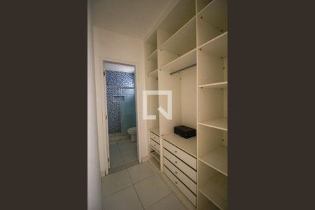 Closet da Suíte 1 de casa à venda com 4 quartos, 200m² em Vargem Pequena, Rio de Janeiro