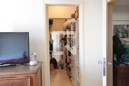 Closet de apartamento à venda com 1 quarto, 82m² em Vila Olímpia, São Paulo