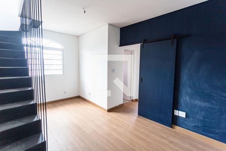 Sala 1 de apartamento à venda com 2 quartos, 100m² em Santa Tereza, Belo Horizonte